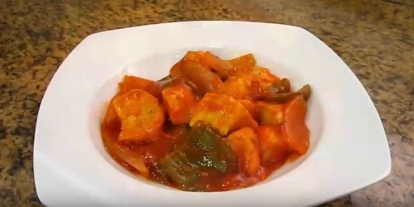 Pollo con Verduras en Salsa picante