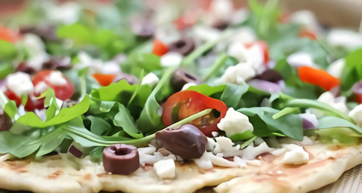 Salad Pizza o pizza ensalada rica y sana
