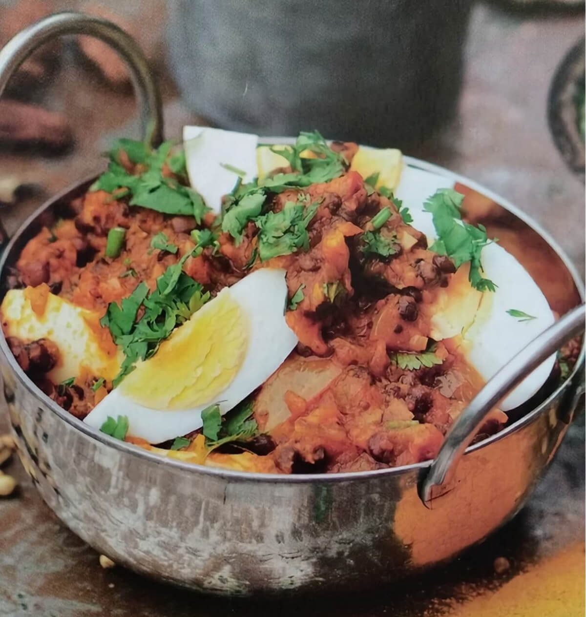Huevos al curry con chutney para dieta cetogénica